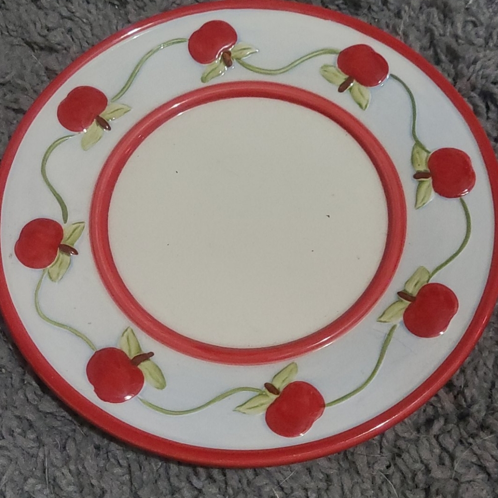 Decorative apple plate